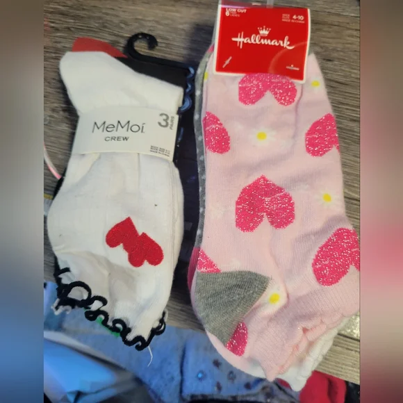 2 Packs‎ NWT Women's Socks 3 Crew 6 Ankle Pairs Valentines Day A18