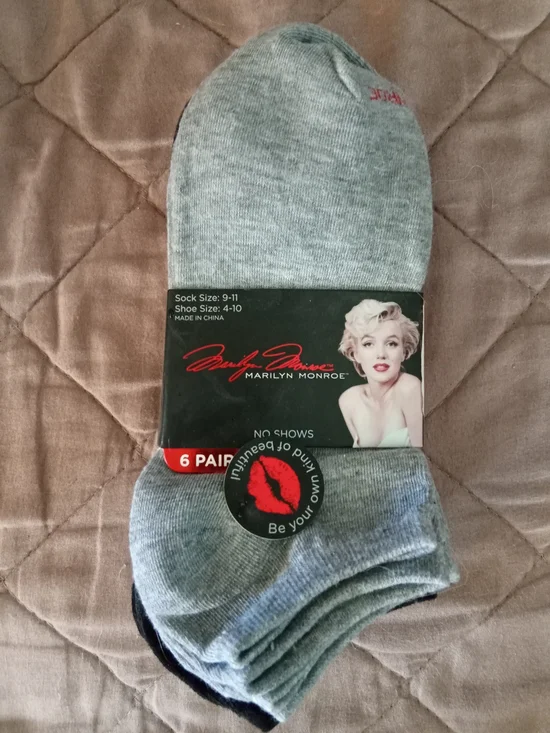 Marilyn Monroe Women's No-Show Socks - Light Gray, Black And White (6 Pack)