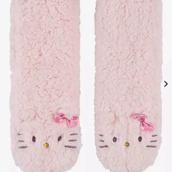 1 LEFT! Sanrio Hello Kitty Sherpa Slipper Socks Pink
