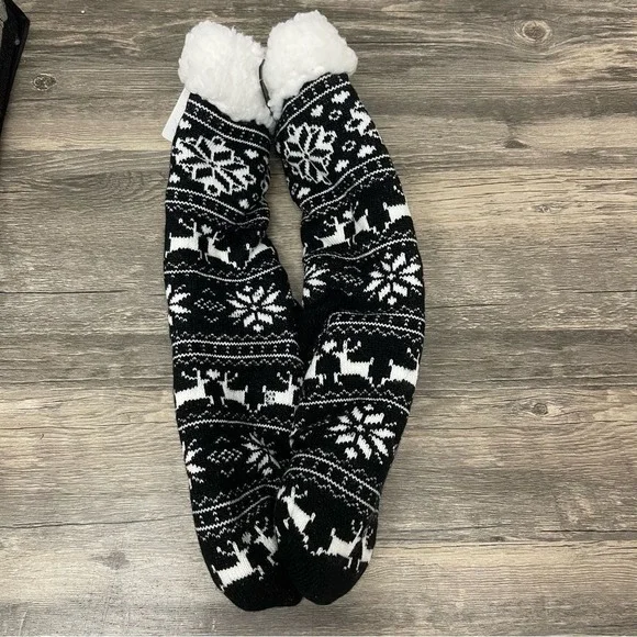 Comfort Clouds Fair Isle Reindeer Slipper Socks Black White Knit Faux Shearling‎