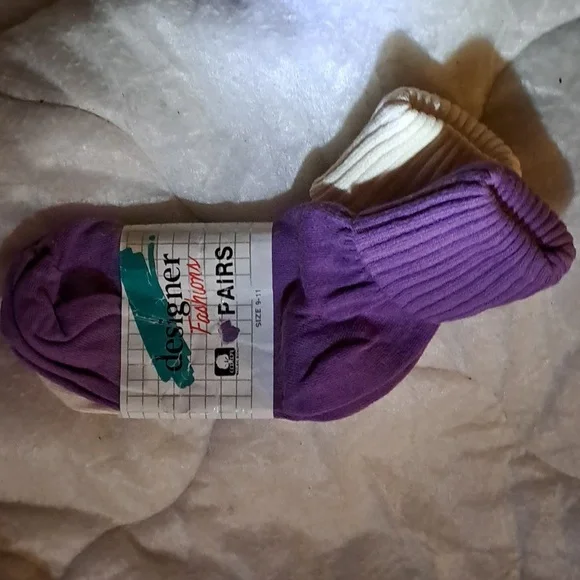 NEW LILAC PURPLE & IVORY CREAM WHITE ANKLE SOCKS, 2 PAIR SET Sz 9-11