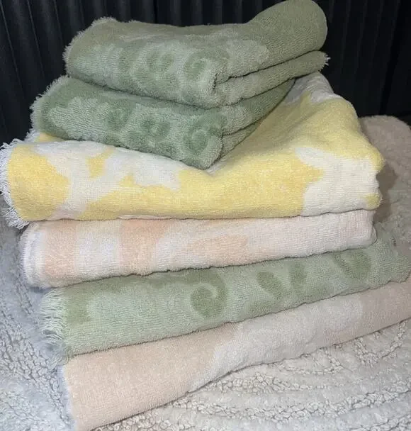 Vintage Lot of 6 Bath & Hand Towels For Use or DIY Crafts Pastels Green Yellow +