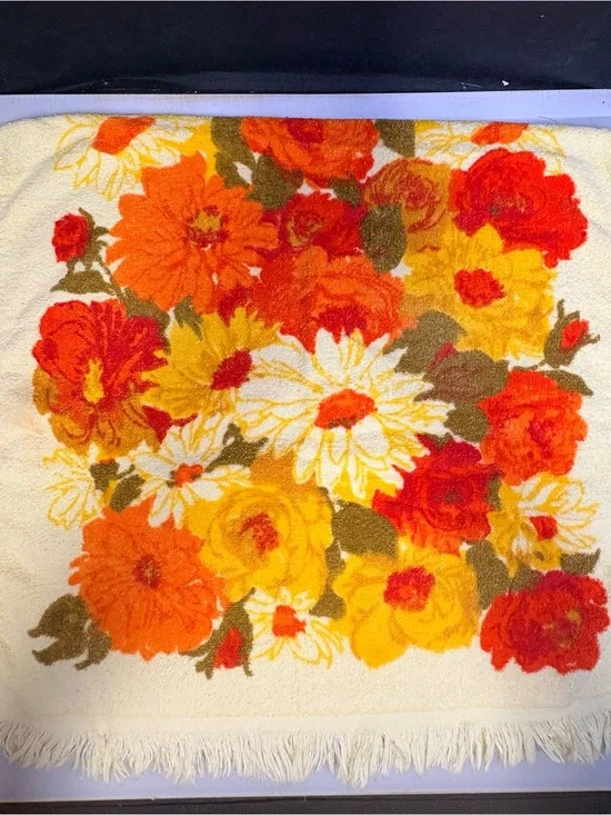 VTG CANNON FLORAL TOWEL 70s MCM USA GREEN YELLOW HIPPIE ORANGE BRIGHT MOD