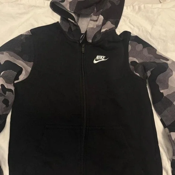 Comfy Sporty Nike black and gray camouflage kids boy hoodie and pant set size