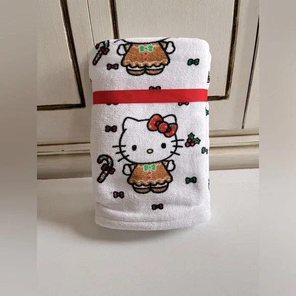 NWT Sanrio Hello Kitty Gingerbread 2 Pack hand towels Christmas Holiday gift set