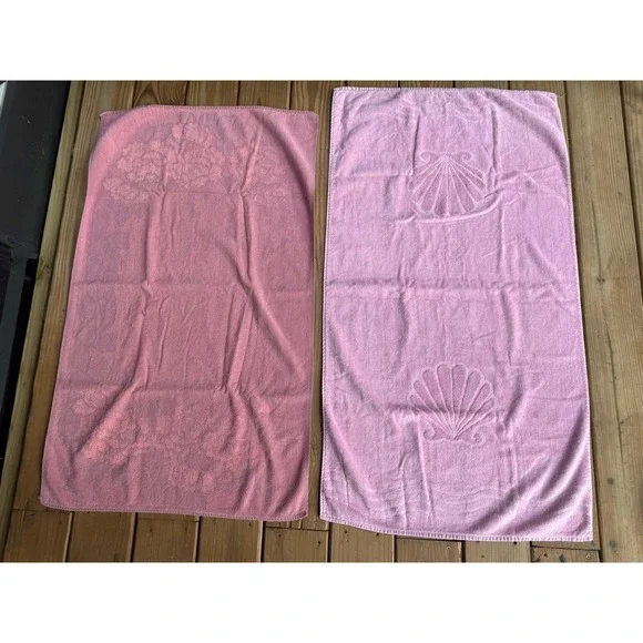 2 Vintage MCM Cannon Monticello Cotton 2 Bath Towels Pink Sea Shells Floral