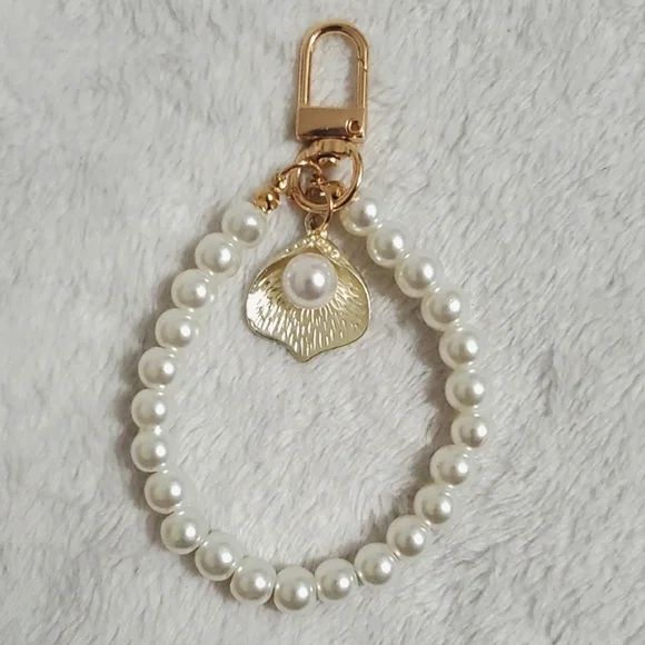 Faux Pearl Keychain with Shell Charm