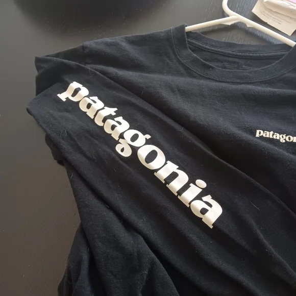 Patagonia‎ Black Spell Out Long Sleeve Crewneck Top Fall Base Layer Outdoor S
