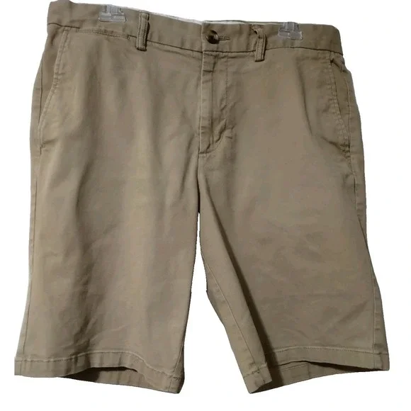 Old Navy Shorts Medium 34 Men's Ultimate Slim 5 Pocket 10 Inch Inseam Flex Core.