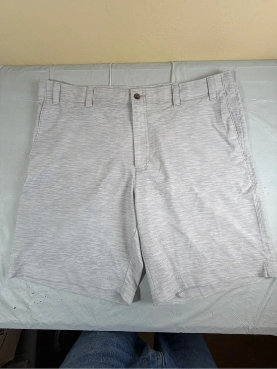 Callaway‎ Men's Light Gray Micro-Stripe Flat Front Shorts