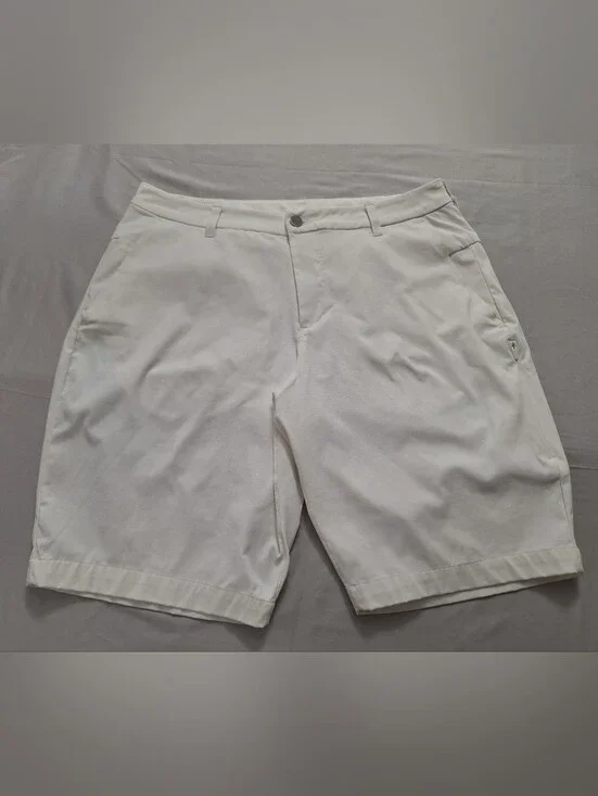 lululemon Commision Golf White Men's Flat-Front Performance Shorts, Size 34