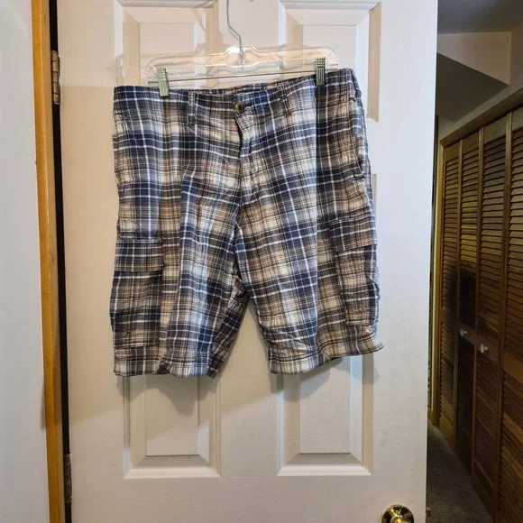 Eddie Bauer Mens Blue Plaid Cargo Shorts‎ Size 36 Cotton Hiking Outdoor Utility