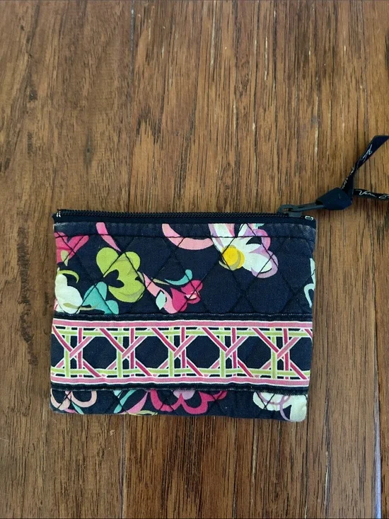 Vera Bradley coin & card pouch, retired 2016 “Ribbons” Breast Cancer Awareness