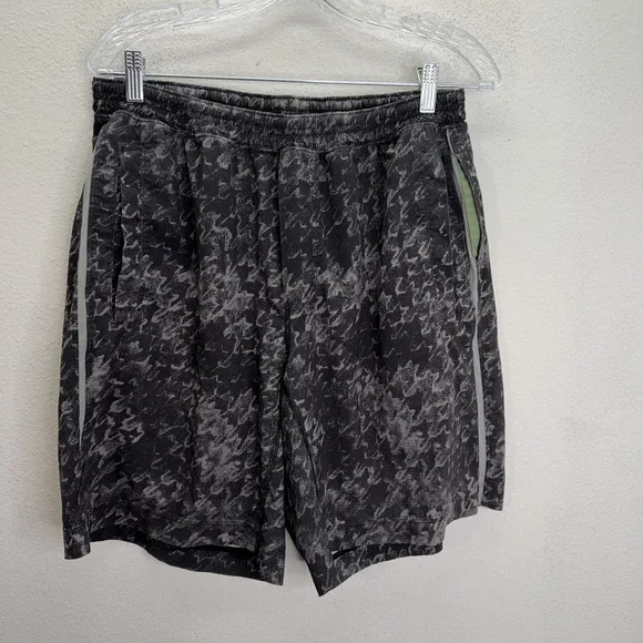 Lululemon Mens Pace Breaker Short Linerless (removed) Black Print Size XL Gym