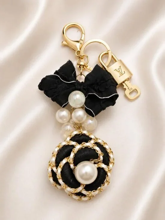 LV Gold Padlock Authentic 🔑 Luxury Bag Charm w/ Unbranded Flower Keychain