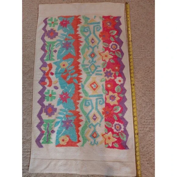 Dundee Vintage Floral Geometric Bath Towel 43