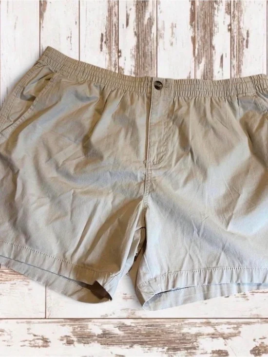 crown & ivy Men's Light Khaki Flat-Front Shorts