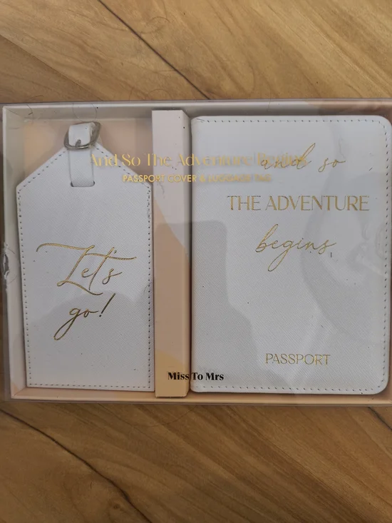 White Passport Cover & Luggage Tag Set with Gold Script