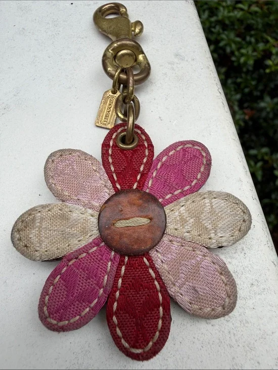 Coach Vintage Pink Signature Leather Cloth F lower Daisy Charm Fob Rare