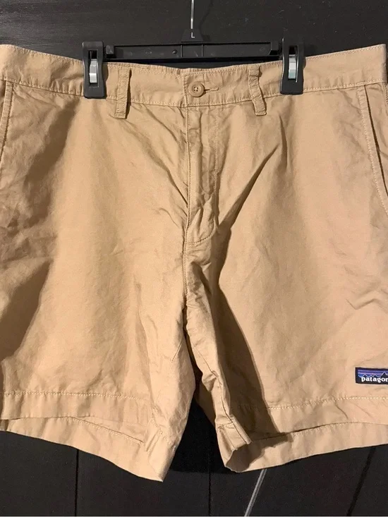 Patagonia shorts Mens 34 waist khaki 6 inch inseam