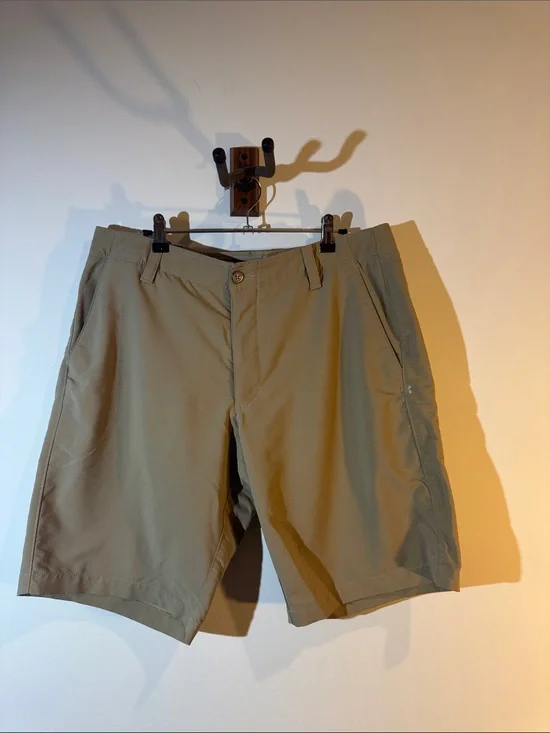 Under Armour Men's Tan Flat-Front Performance Shorts