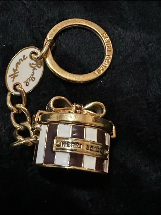 HENRI BENDEL original Striped Gift Box Keychain Brown & White Enamel Collectable