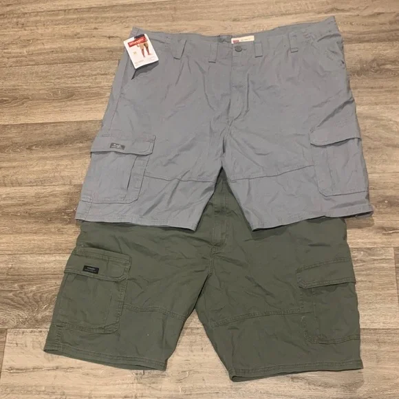 Men's Cargo Shorts - Gray and Green