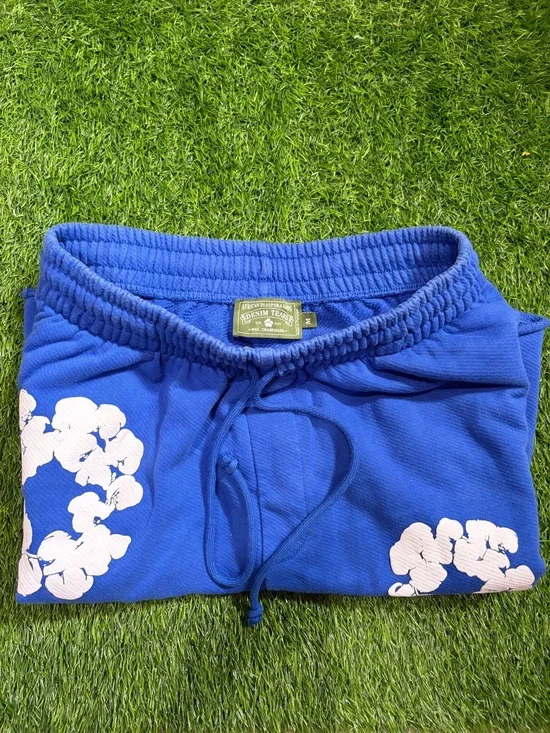 blue denim tear shorts 📲📲