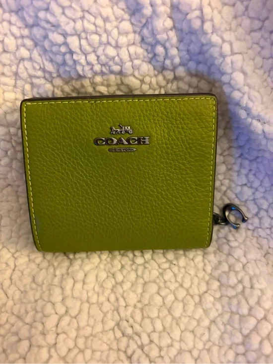 COACH Lime Green Pebbled Leather Zip Card Holder