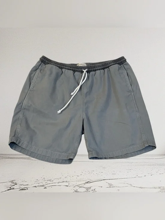 Vestige men's shorts, muted grey, elastic waistband, white drawstring Sz XXL