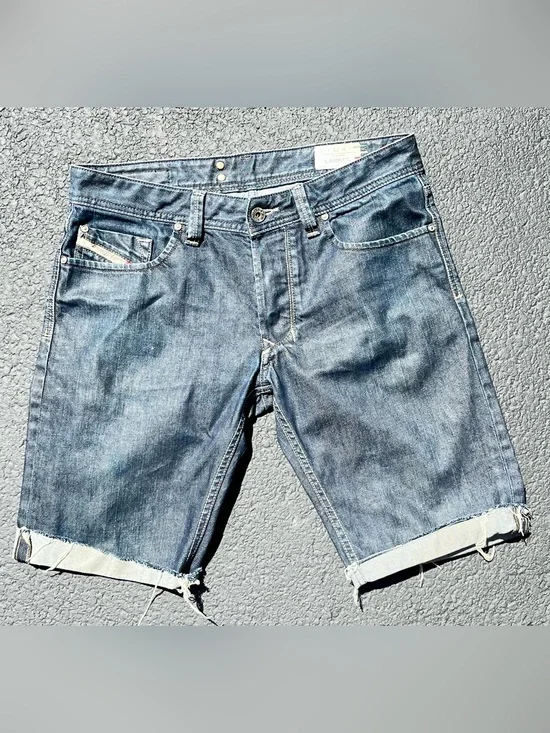 Diesel Men's Denim Cutoff Shorts Larkee Blue Wash Frayed Raw-edge Hems Size 31