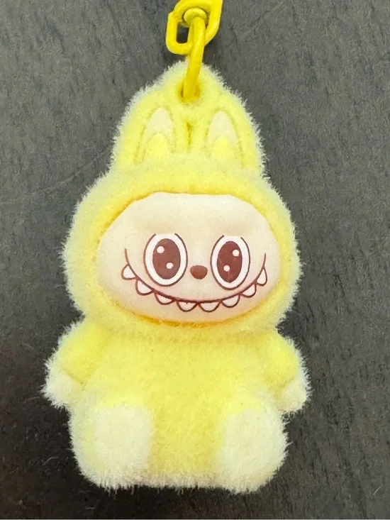 Yellow Labubu Keychain (4cm)