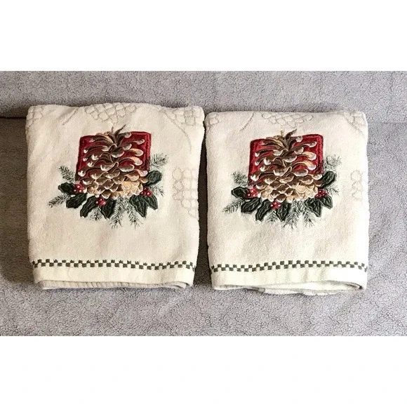 Holiday 2 pc‎ Bath Towel Set Embroidered Christmas Pinecone