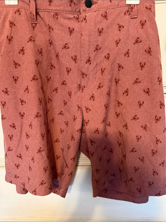 Men's Lobster-Print Casual Bermudas in Dusty Pink