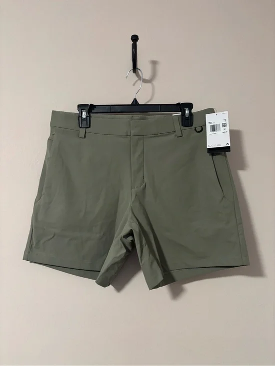 Nike 24.7 golf green khaki shorts