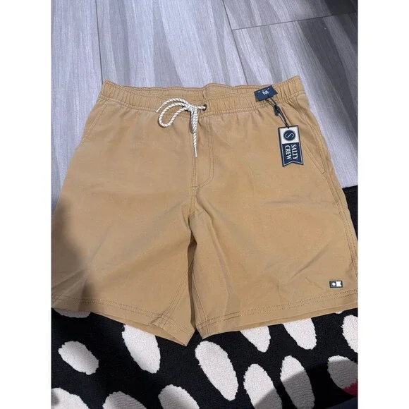Brand new men’s salty crew shorts