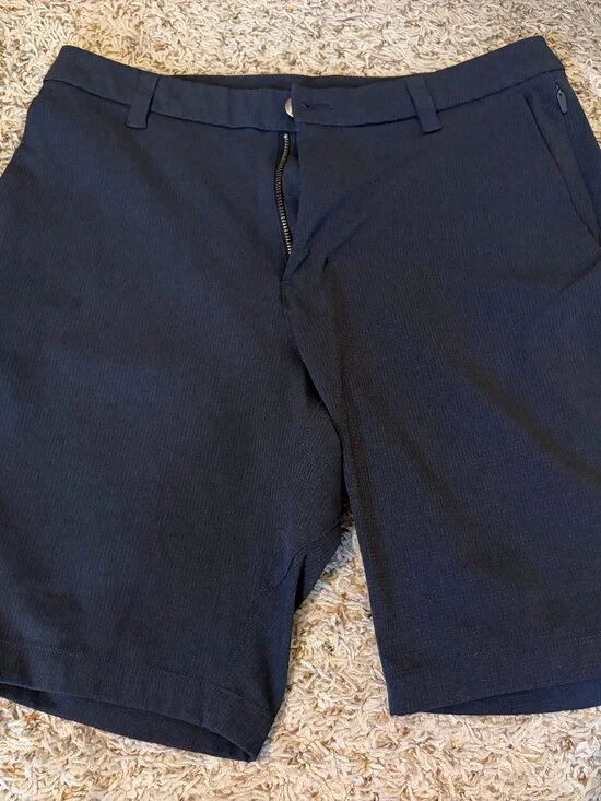Lululemon Commission Classic-Fit Shorts - Mens Size 30 - Inseam 9