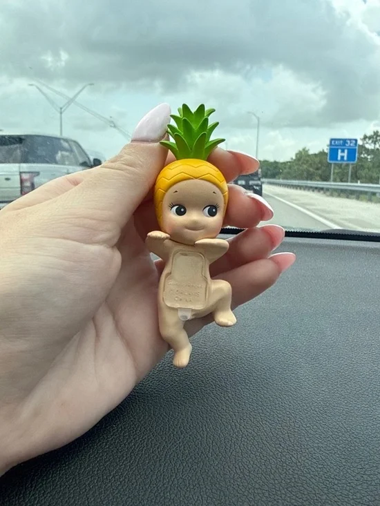 Pineapple Sonny angel hipper