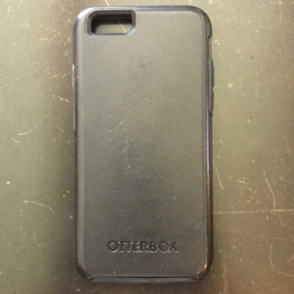 iPhone 7 OtterBox Symmetry case in black.