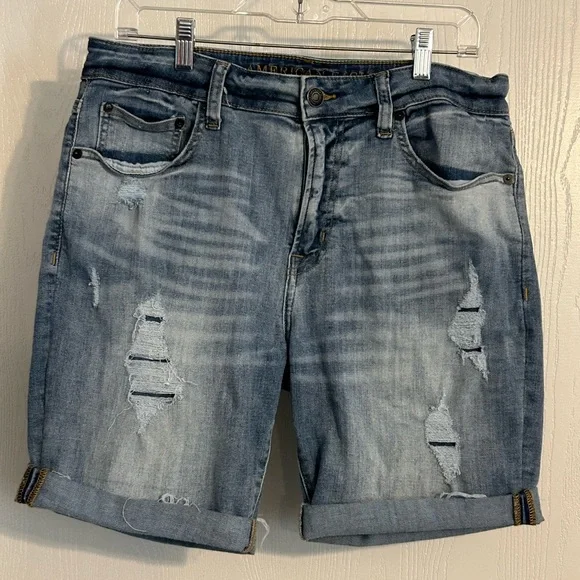 American Eagle Outfitters | Ripped Jean Shorts | Size 32