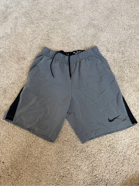 Nike Men’s Gray Athletic Shorts with Black Side Panels
