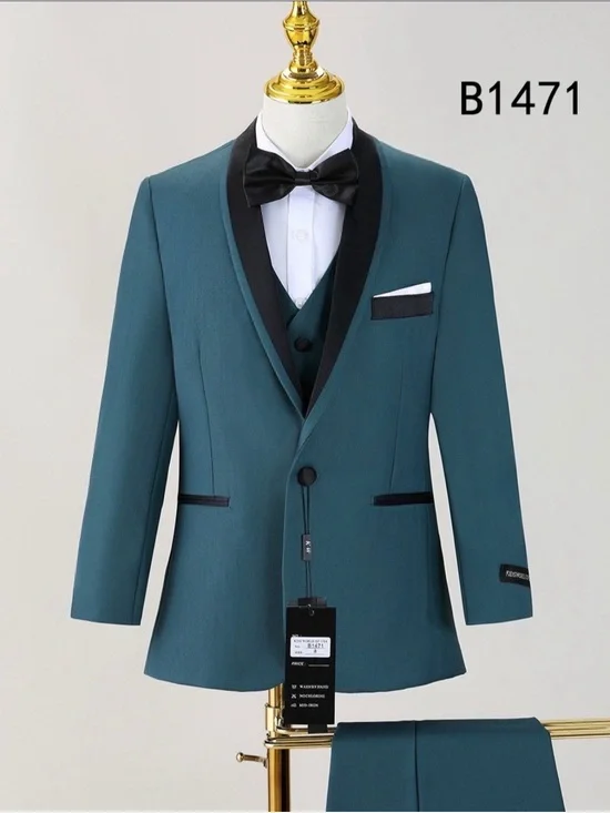 NWT Kids World of USA Hunter with Black Accents Four Piece Suit Size 20