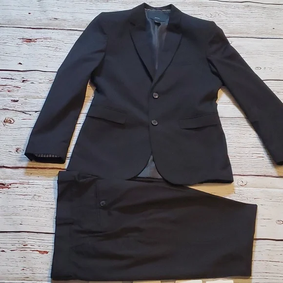 H&M MEN'S BLACK SUIT 🖤