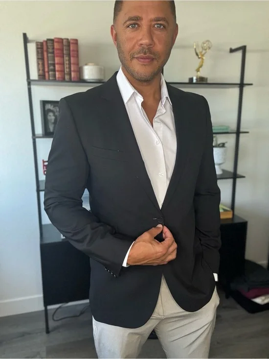 Hugo Boss Men's Classic Black Blazer - Elegant Tailored Jacket