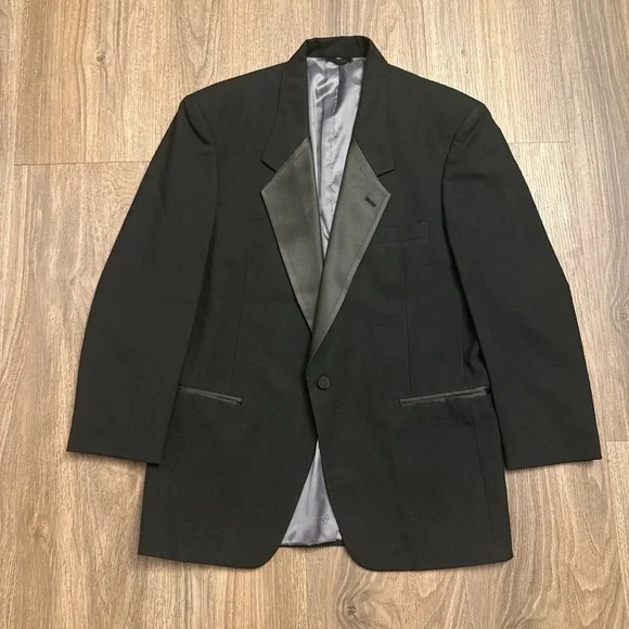 Christian Dior Made in the USA, black tuxedo jacket size 39R