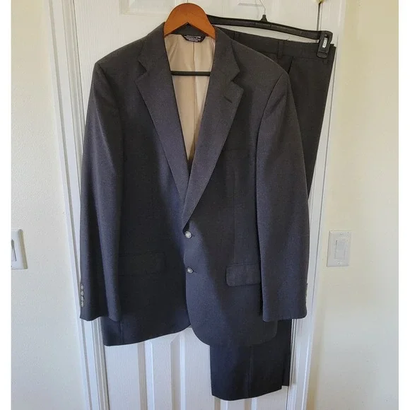 Racquet Club Mens 2 Piece Suit Charcoal Gray 42 Blazer 38x32 Pants KG Mens Store