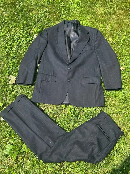 Vintage Burberrys navy pinstripe 100% wool suit set