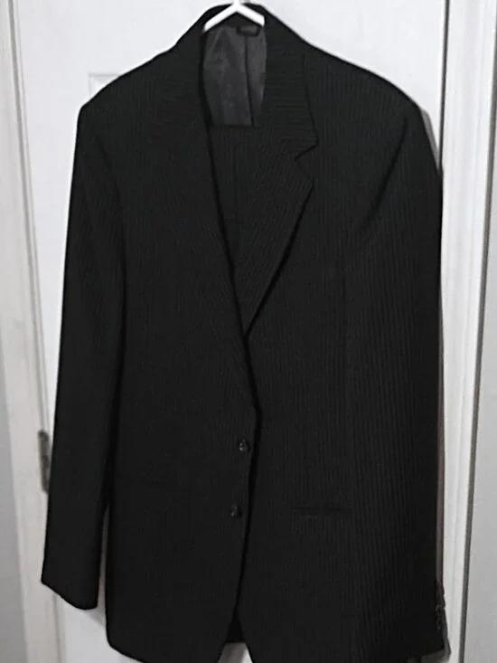 Amesbury Men Charcoal Pinstripe 2 Piece Suit  40L