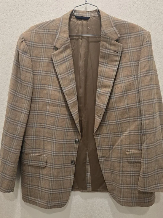 Men's Burberry Tan Plaid Blazer - Classic Tailored Style