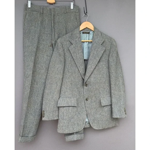 Southwick Vintage Wool Tweed Suit Grey Blue 40R 33W 2pc Blazer Cuffed Pants USA